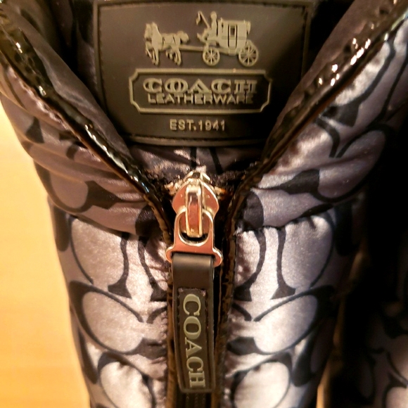 STYLISH AUTHENTIC COACH RAIN BOOTS - Picture 2 of 11